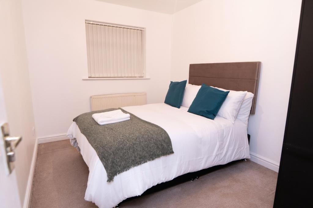 Gusto - 4 Beds, Sleeps 7- Delightful Leisure Stay Handforth Exterior foto